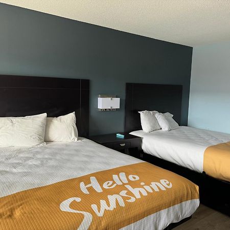 Red Carpet Inn & Suites - Danville Bagian luar foto