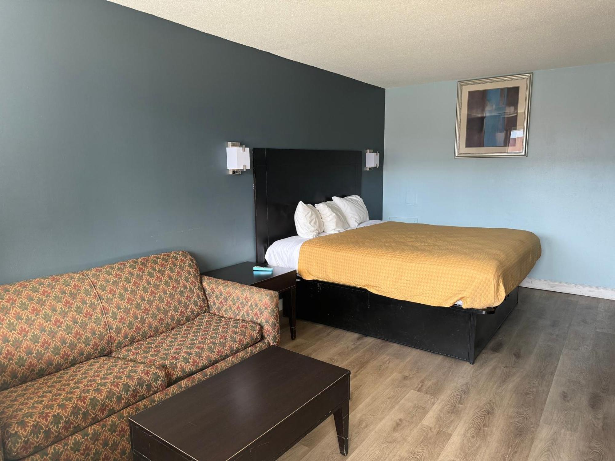 Red Carpet Inn & Suites - Danville Bagian luar foto