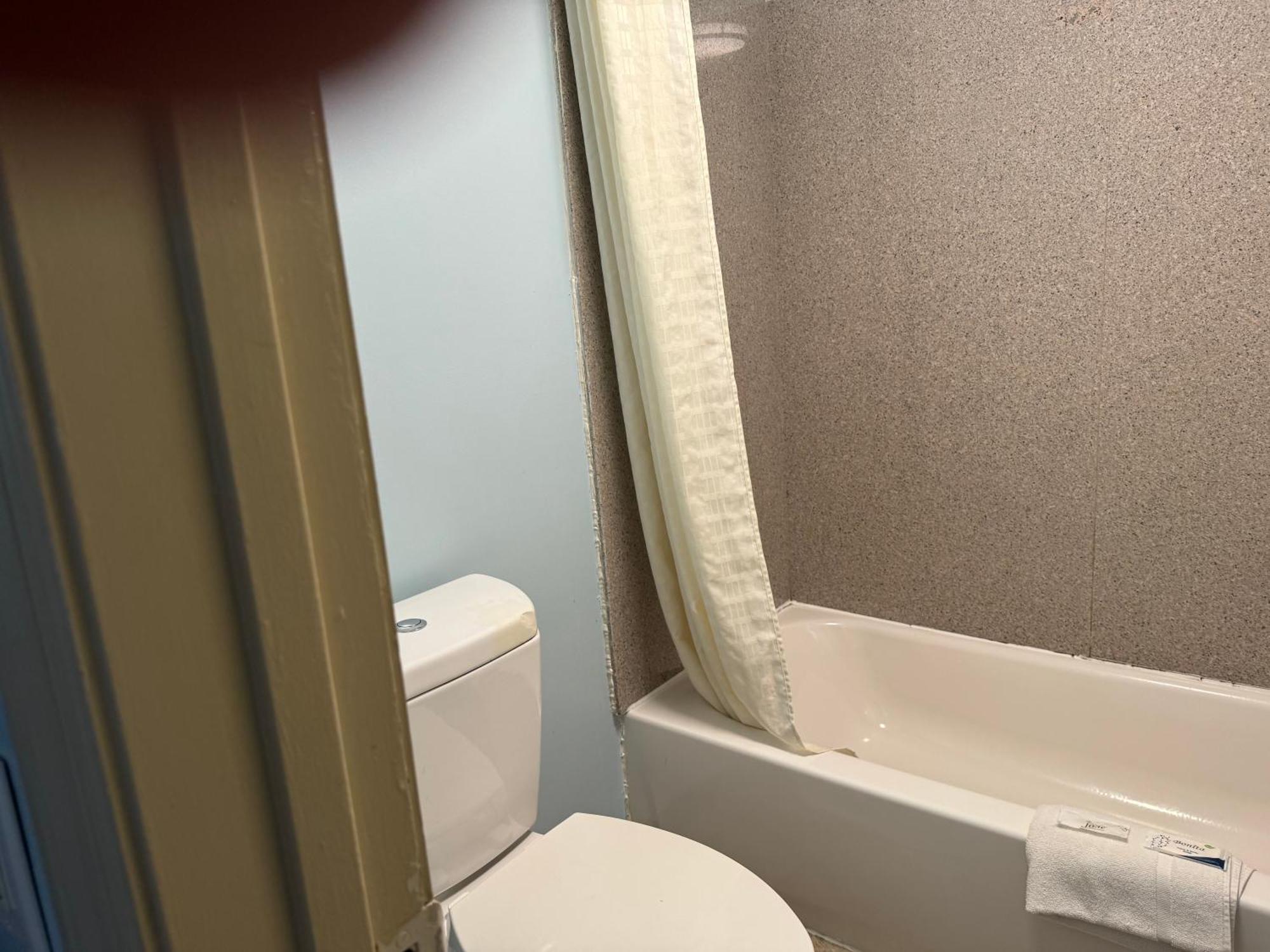 Red Carpet Inn & Suites - Danville Bagian luar foto