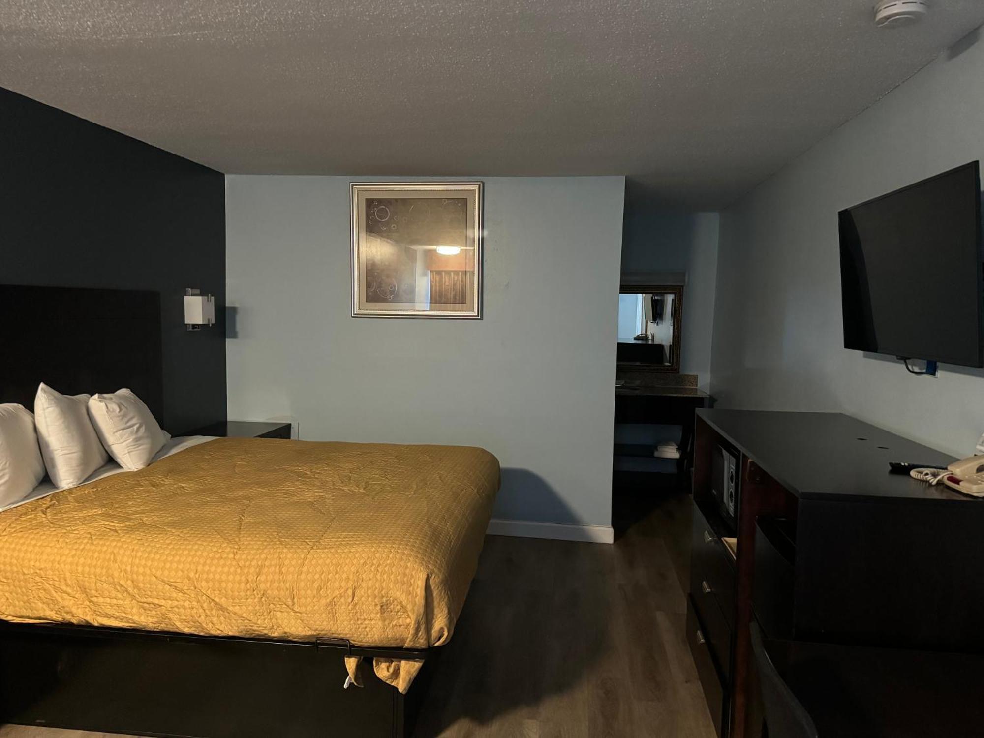 Red Carpet Inn & Suites - Danville Bagian luar foto