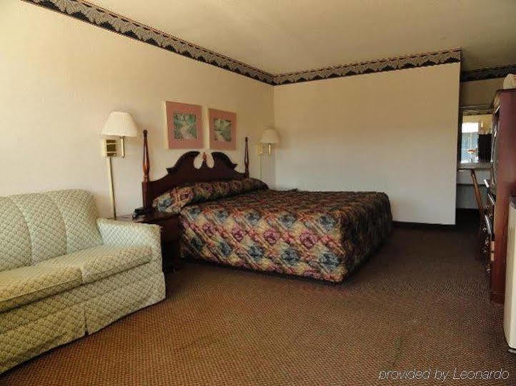 Red Carpet Inn & Suites - Danville Bagian luar foto