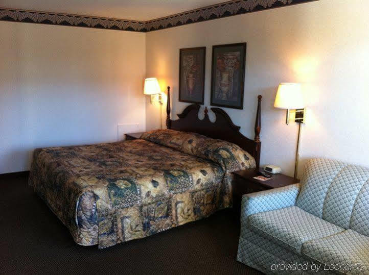 Red Carpet Inn & Suites - Danville Bagian luar foto