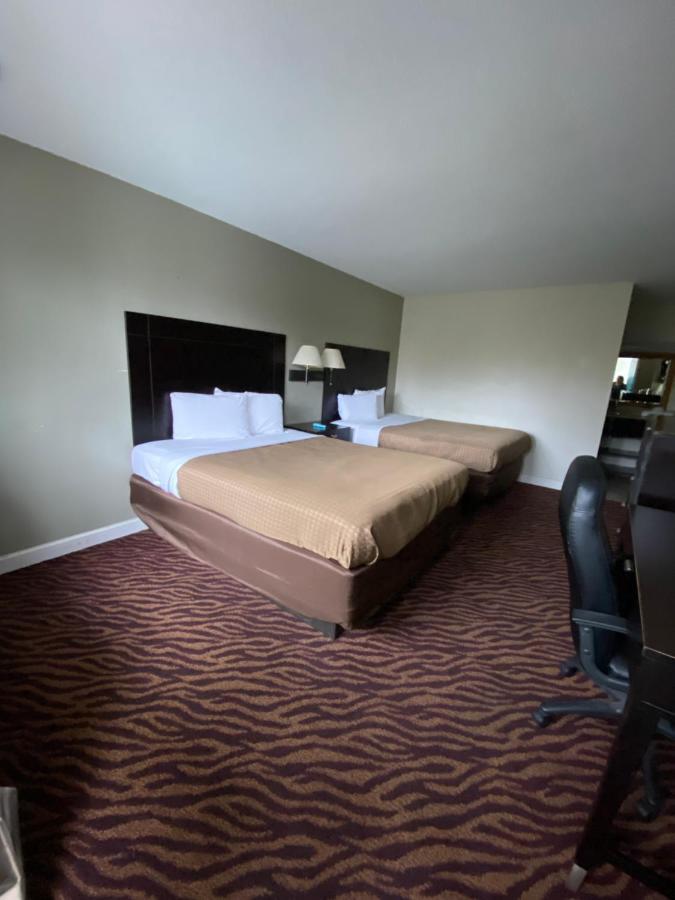 Red Carpet Inn & Suites - Danville Bagian luar foto