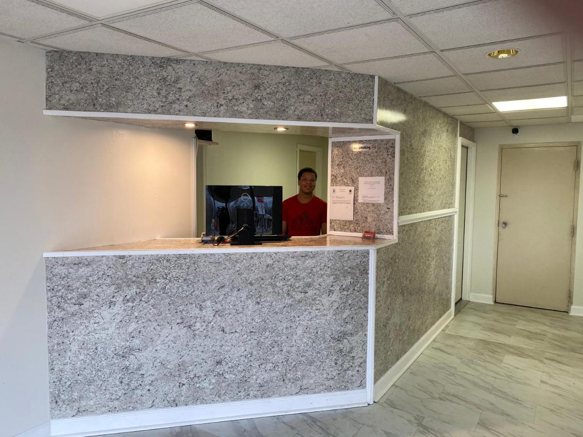 Red Carpet Inn & Suites - Danville Bagian luar foto